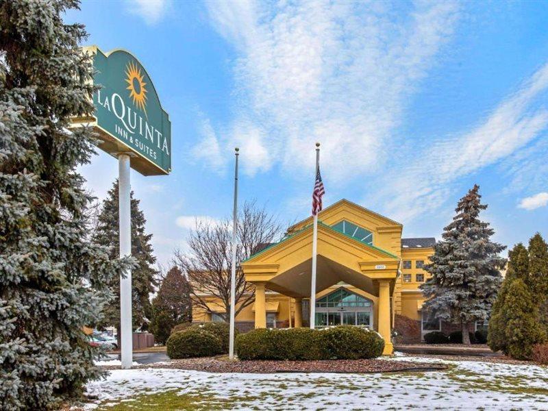 Отель La Quinta By Wyndham Appleton College Avenue Экстерьер фото