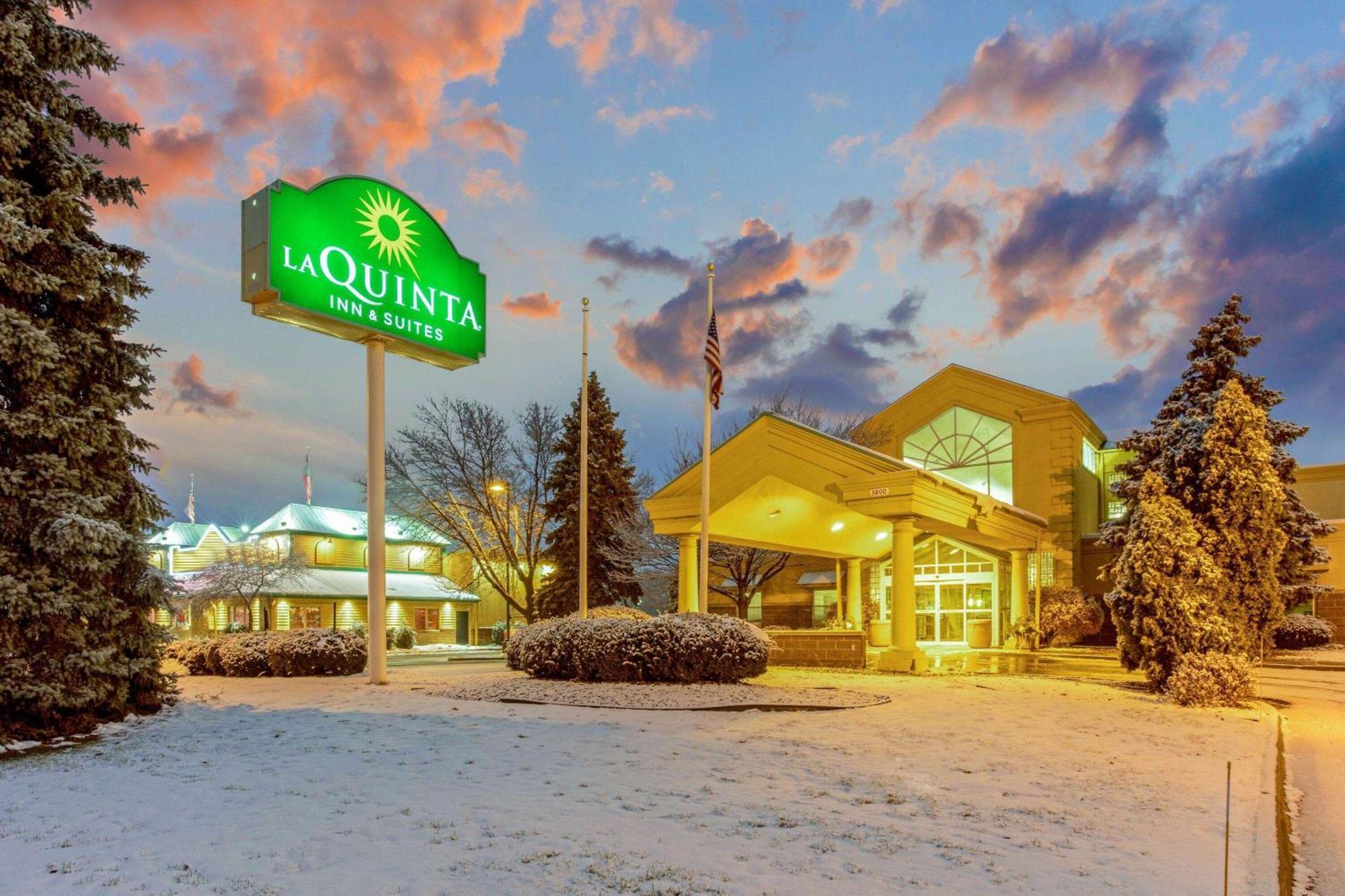 Отель La Quinta By Wyndham Appleton College Avenue Экстерьер фото